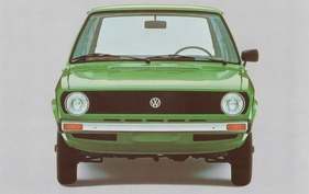 VW Polo (1975) – von vorne