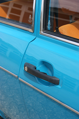 VW Polo L (1975) – Noch ein Luxusdetail: Beifahrertürgriff mit eigenem Schlüsselloch