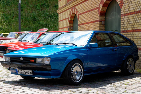 VW Scirocco 16V (1986) – mit den Scheinwerfern des Basismodells – Oldtimer Open Air 2024