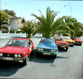 VW Scirocco (1975) - im Vergleich mit Toyota Celica, Ford Capri, Renault R15 und Fiat 128 SL - unter Palmen VW Scirocco (1975) - im Vergleich mit Toyota Celica, Ford Capri, Renault R15 und Fiat 128 SL - unter Palmen