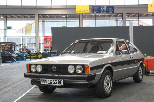 VW Scirocco (1977) - frühes Coupé auf dem Clubstand - Motorworld Classics Bodensee 2022