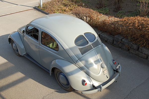 VW Standard (1949) - angeboten an der Auktion der Oldtimer Galerie in Toffen vom 28. April 2012