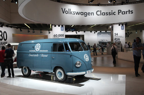 VW T1 (1950) - auf dem Stand von Volkswagen - Techno Classica 2015