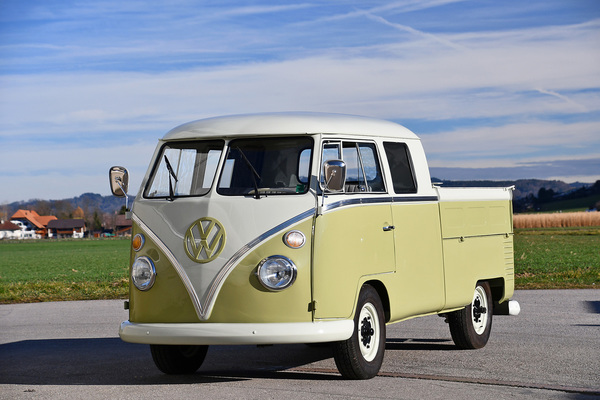 VW T1 double cab (1964) - as lot 65 at the auction of the Oldtimer Gallery in Toffen on March 28, 2020