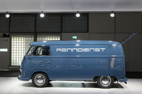 VW T1 Rennservice (1959) - an der Grand Basel 2018