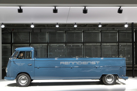 VW T1 Renntransporter (1964) - an der Grand Basel 2018