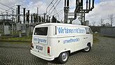 Bild: VW T2 Elektro-Transporter (1978) – An passender Stätte