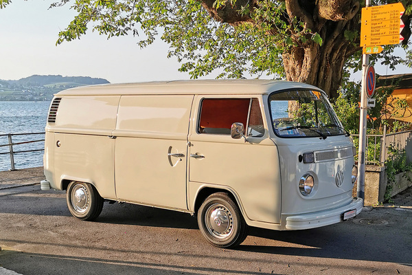 VW T2 Kastenwagen (1973) - als Lot 07 angeboten an der Versteigerung der Oldtimer Galerie an der Swiss Classic World Luzern am 28. Mai 2022