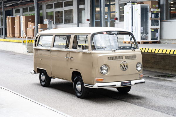 Bild: VW T2a Clipper (1969) - als Lot 51 an der Versteigerung "Klassische Automobile & Motorräder" der Oldtimer Galerie in Toffen am 18. Oktober 2025