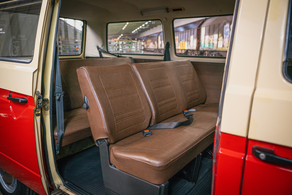 VW T3 Bus L (1979) - Contemporary leatherette seats up to 8 people