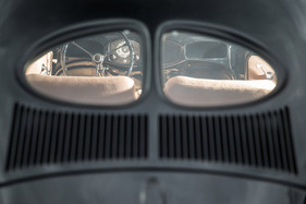 VW Typ 11 (1948) - Blick ins Innere durch die Brezel-Fenster (1948)