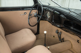 VW Typ 11 (1948) - filigranes Lenkrad, stehende Pedale