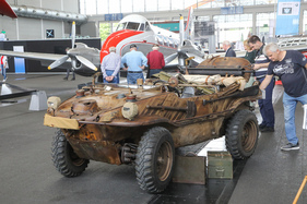 VW Typ 166 Schwimmwagen (1942) - weckt viel Interesse - Klassikwelt Bodensee 2023