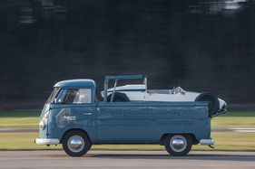 VW Typ 2 T1 Pritschenwagen (1965) - ab zum Rennplatz