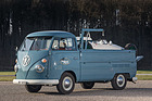 Image: VW Type 2 T1 flatbed truck (1965) - ready for the trip to the racetrack