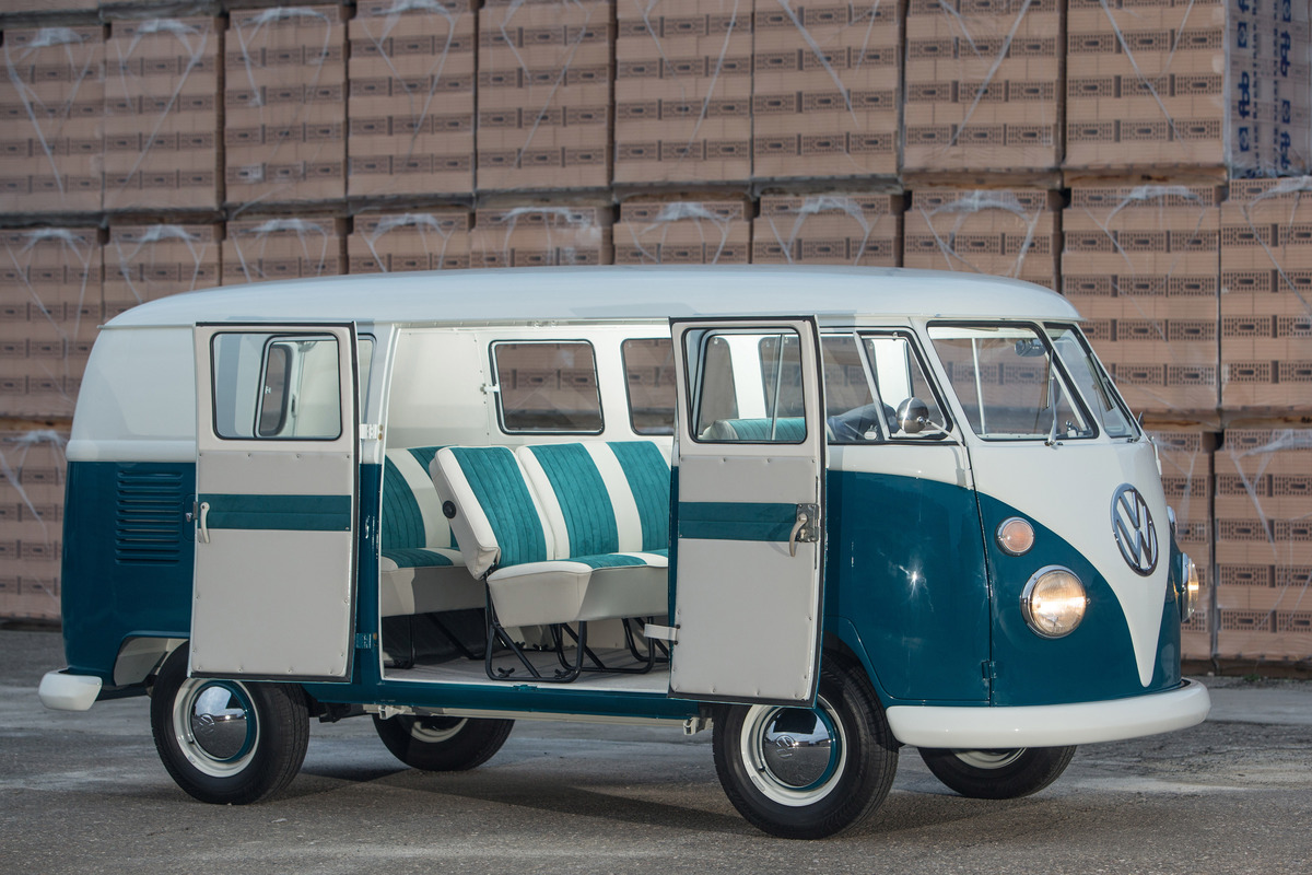 VW Typ 2 T1 Transporter (1966) - Platz für acht bis neun Personen