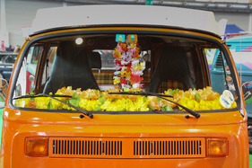 VW Typ 2 T2 (1972) - Flower Power - ganz schön blumig - Motorworld Classics Bodensee 2019