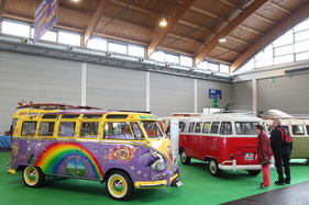 VW Typ 2 T2 Samba (1966) - mit Kollegen in der Sonderschau - Motorworld Classics Bodensee 2019