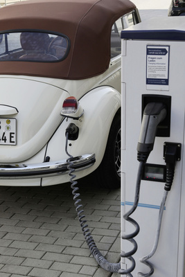 Bild: VW eKäfer - sogar schnell-laden ist möglich