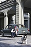 Vanden Plas Princess 1100 (1965) - der Hund interessiert sich mehr für den Fotografen als den Wagen