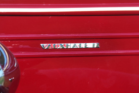 Vauxhall 12-4 (1947) - klar beschriftet