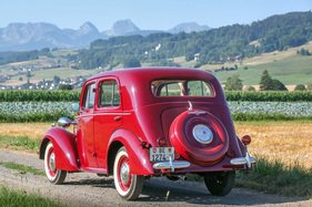 Vauxhall 12-4 (1947) - kommt relativ hochbeinig daher (1947)