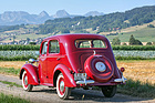 Vauxhall 12-4 (1947) - kommt relativ hochbeinig daher