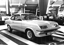 Vauxhall Firenza - von Viva-Coupé abgeleitet und dank 2,3-Liter-Motor mit 132 PS spurtstark - 0-60 MPH in 7,6 Sekunden gemäss Hersteller - am Genfer Automobilsalon 1974