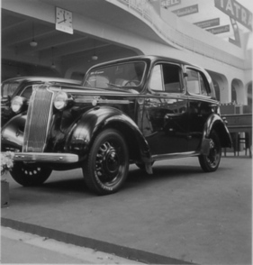 Vauxhall Ten (1938) - auf dem Autosalon