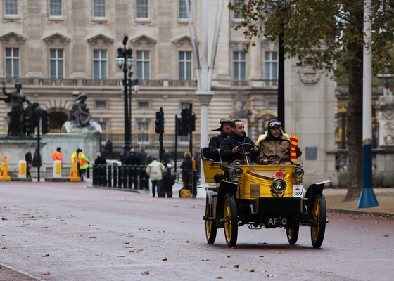 Image: Vauxhall Tourer (1904) - at the Bonhams London to Brighton Veteran Car Run 2014