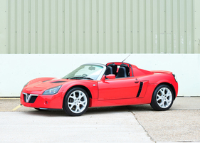 Vauxhall VX220 Turbo (2004) - als Lot 109 an der RM/Sotheby's London Versteigerung vom 6. November 2021