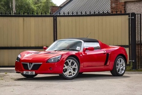 Vauxhall VX220 Turbo - 800 Miles (2004) - als Lot 732 angeboten anlässlich des Iconic Auctioneers "Silverstone Festival Classic Sale" am 25./26. August 2023