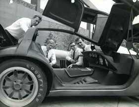 Die vier Hauptverantwortlichen hinter Prototyp Nummer 3: Leo Pruneau, John Taylor, Judd Holcombe und Wayne Cherry. Nicht im Bild: Vauxhall-Designchef David Jones sowie Innenraum-Chef Pat Fury.