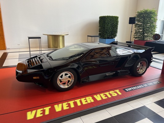 Vector W8 (1990) – Ausstellung "Supercars of the 90s" im Louwman-Museum