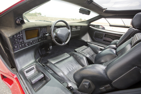 Vector W8 (1992) - eine Mischung aus Auto und Kampfjet (angeboten an der RM Auction Monterey 2014) Vector W8 (1992) - eine Mischung aus Auto und Kampfjet (angeboten an der RM Auction Monterey 2014)