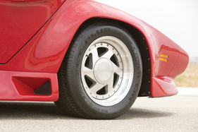 Vector W8 (1992) - fette Reifen (angeboten an der RM Auction Monterey 2014)