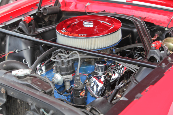 Verchromte Zylinderkopfdeckel, aber ja - Mustang & Shelby Meeting 2017 in Zug