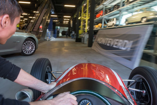 Verfolgen wir mal den Weg des MBM Formel Junior Typ D Monopostos aus dem Jahr 1959 durch die neue Strassenverkehrshalle, …