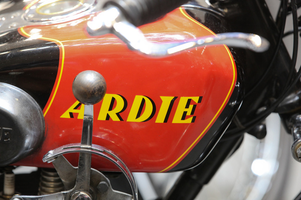 Vergessene Motorradmarke "Ardie" und man beachte die Handschaltung ... - Bremen Classic Motorshow 2020