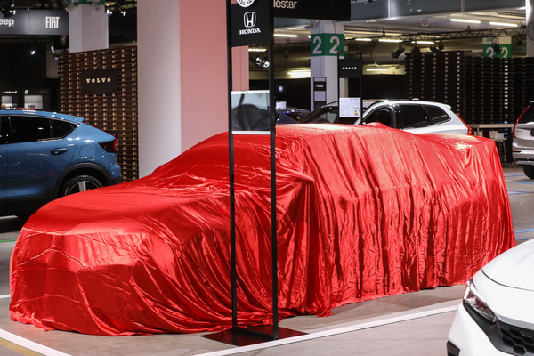 Verhüllte Premieren am Mittwoch Abend - Auto Zürich 2022