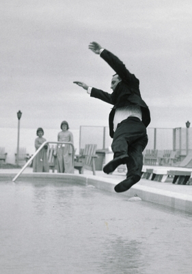 Verlorene Wette - Nach grossen Siegen musste Bergmann schon mal in voller Montur in den Hotel-Pool springen Verlorene Wette - Nach grossen Siegen musste Bergmann schon mal in voller Montur in den Hotel-Pool springen