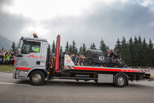 Vermutlich war dies auch der Grund, dass der Reifen schon bald von der Felge sprang.