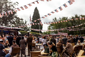 Verpflegung neben der Strecke - Goodwood Revival 2019