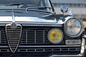 Bild Versetzte Scheinwerfer bei der Alfa Romeo 2600 Berlina - Eindrücke DolderClassics vom 7. September 2014