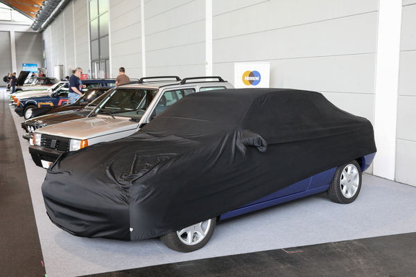 Versteckspiel - Radkappen und Silhouette verraten den Ford Escort - ob er schon verkauft war? - Klassikwelt Bodensee 2024