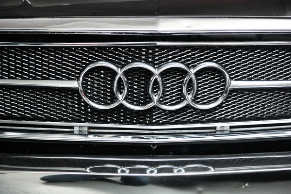 Versteigerung Oldtimer Galerie Toffen am 28. November 2015 - Auto-Union-Markenzeichen - vier Ringe