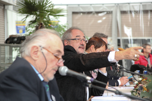 Versteigerung Oldtimer Galerie Toffen am 28. November 2015 - … das deckt noch nicht einmal die Kosten der Teile für die Restaurierung …