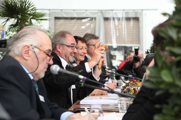 Versteigerung Oldtimer Galerie Toffen am 28. November 2015 - … zum Zweiten und zum Dritten