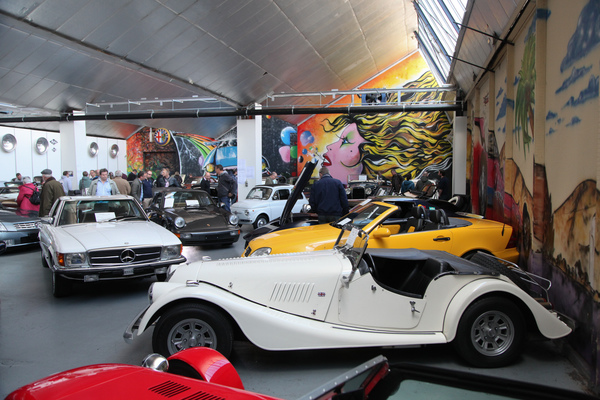 Versteigerung Oldtimer Galerie in Toffen am 29. April 2017 - Cabriolets aus verschiedenen Epochen, doch so gross ist der Altersunterschied gar nicht