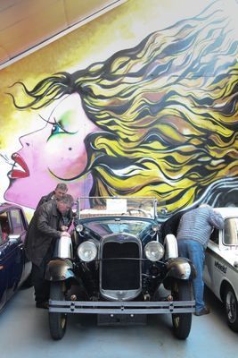 Versteigerung Oldtimer Galerie in Toffen am 29. April 2017 - Ford A Roadster unter wallendem Haar